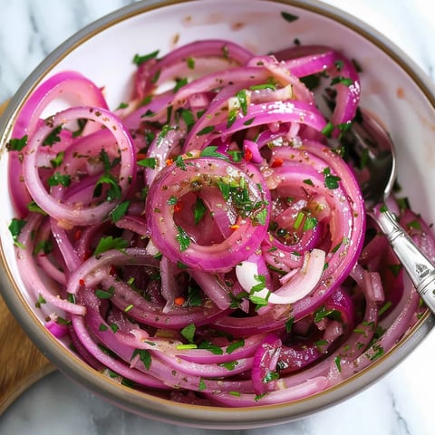 Oignons marinés au sumac