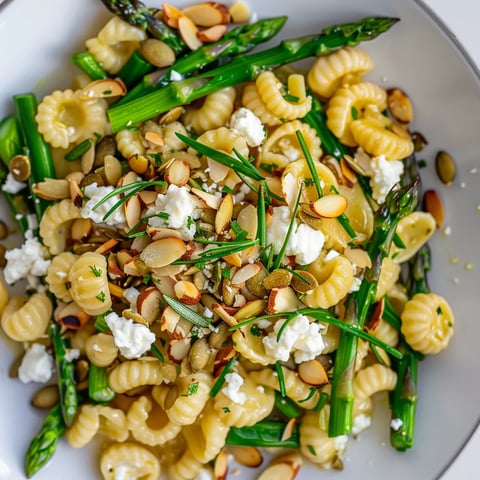 Cavatellis rafraîchis avec asperges